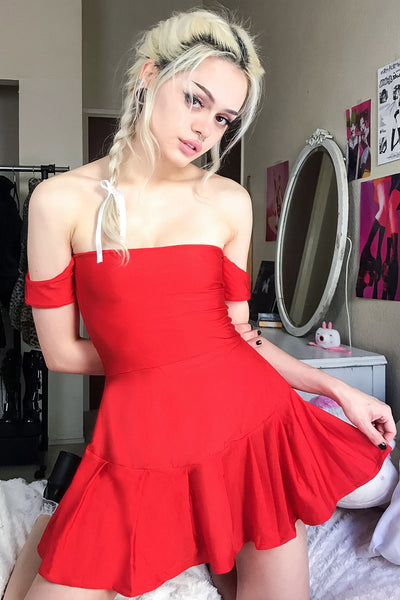 red dobby milkmaid skater dress Misguided Milkmaid Skater Red Dress. Dobby. Size 6. NWT. Short Puffy Sleeves