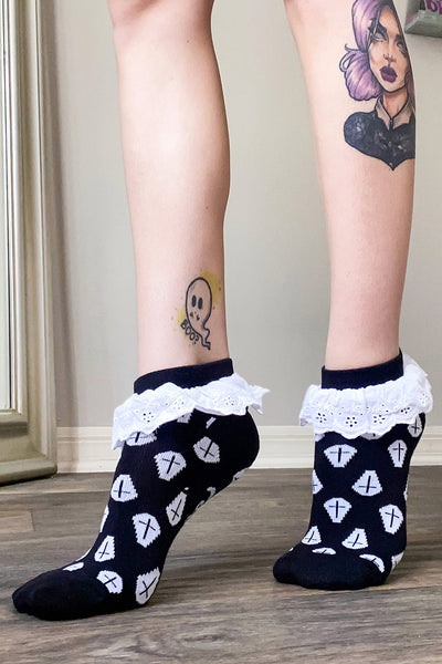 Burry Me Alive Ruffle Socks